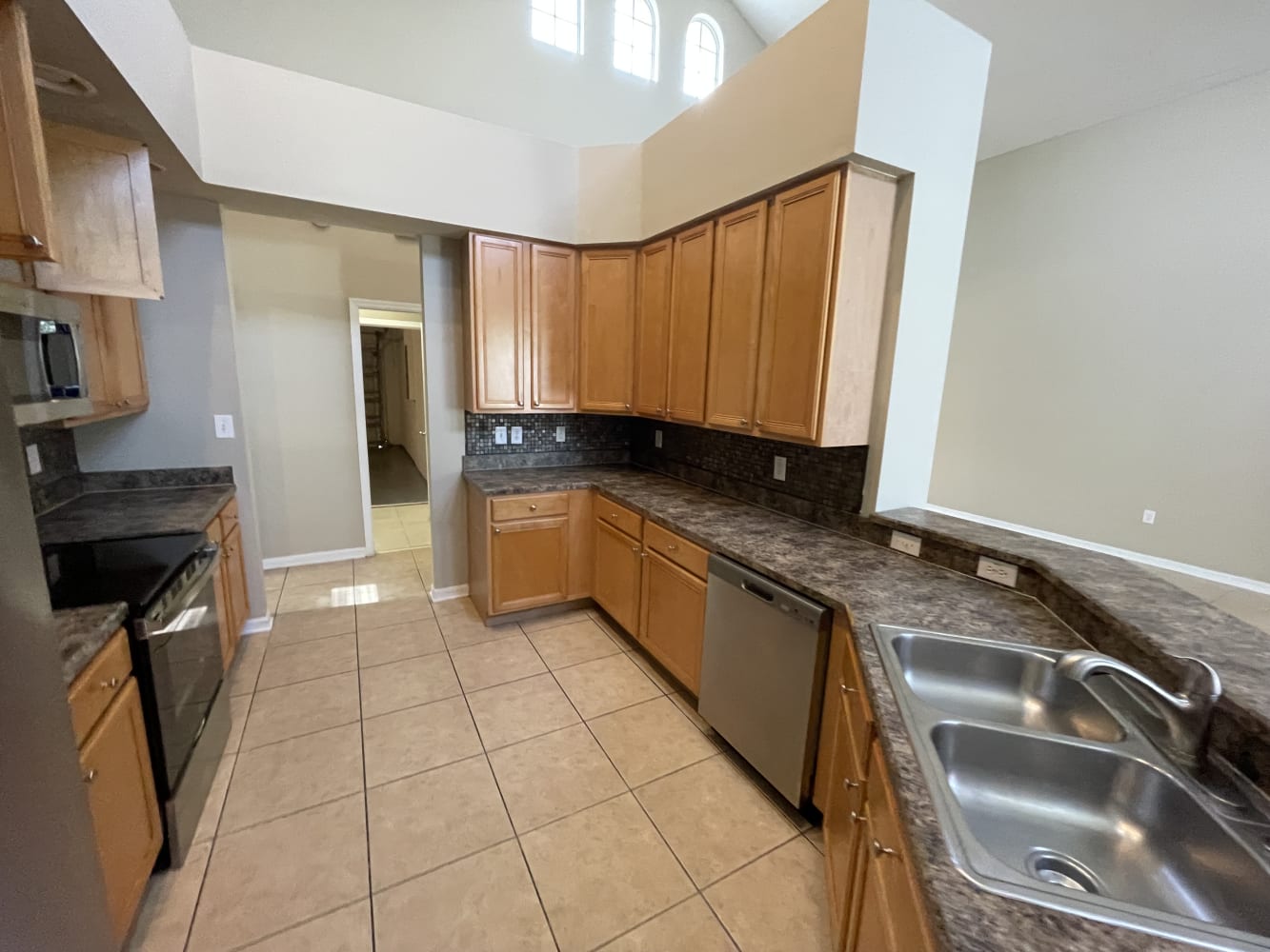 16901 Nikki Ln photo 4