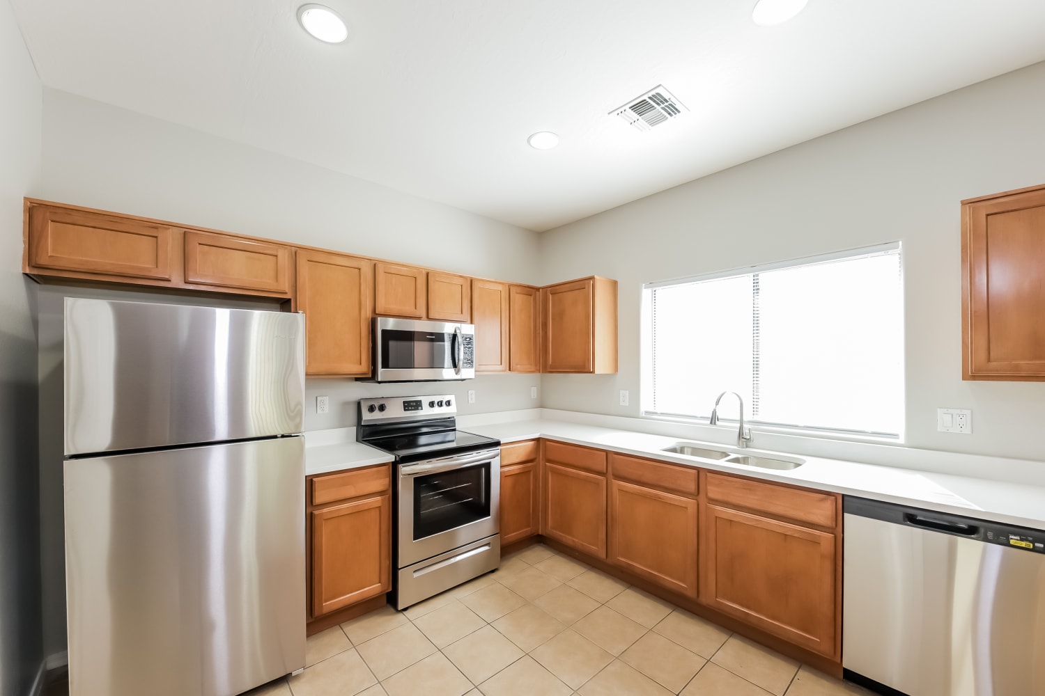 2258 S 88 Drive photo 5