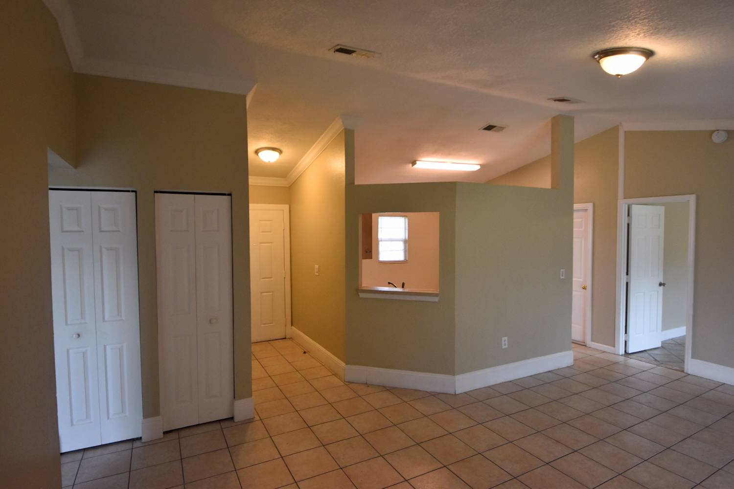 714 Hamster Ct photo 4