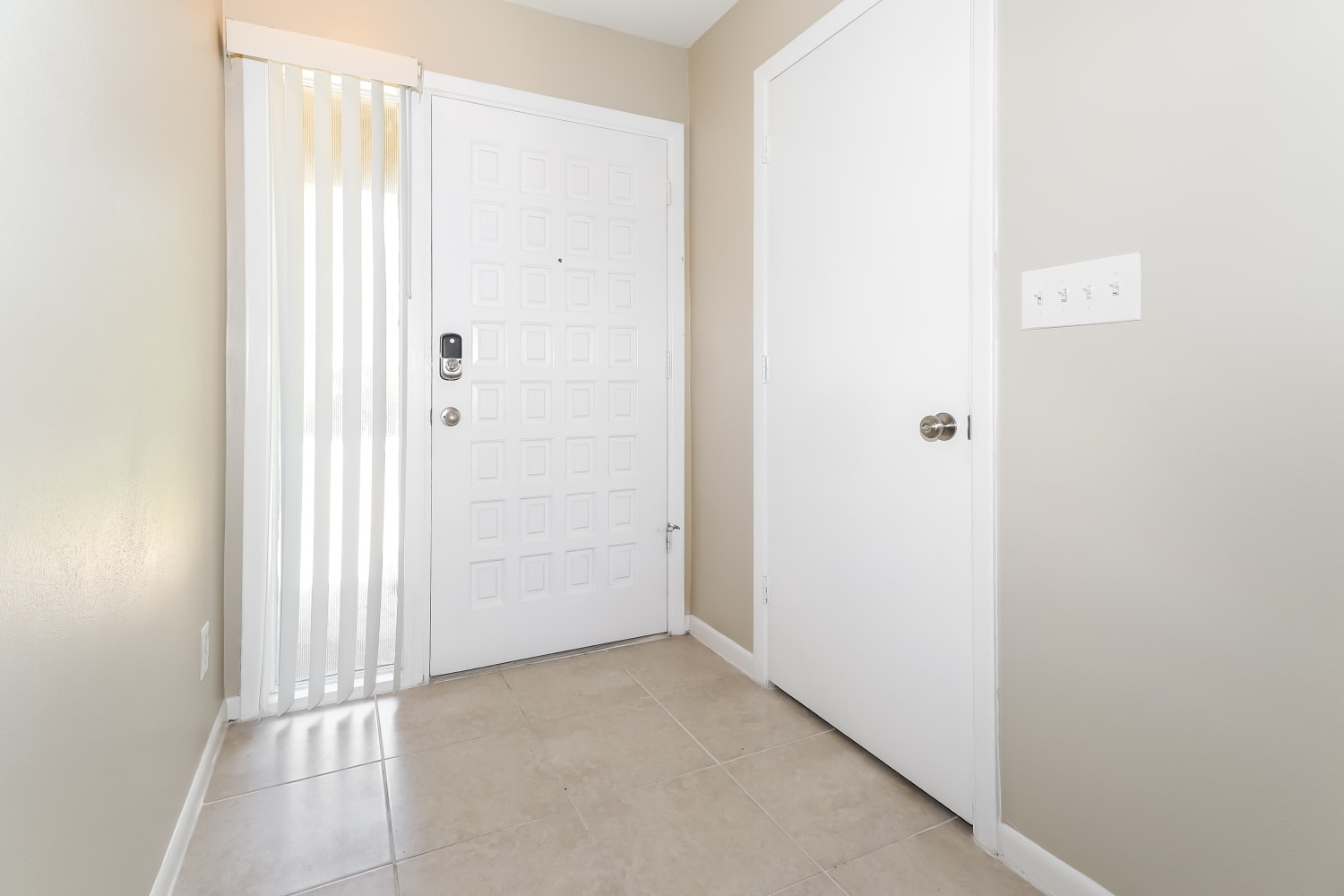 10350 Bay Hills Dr photo 2