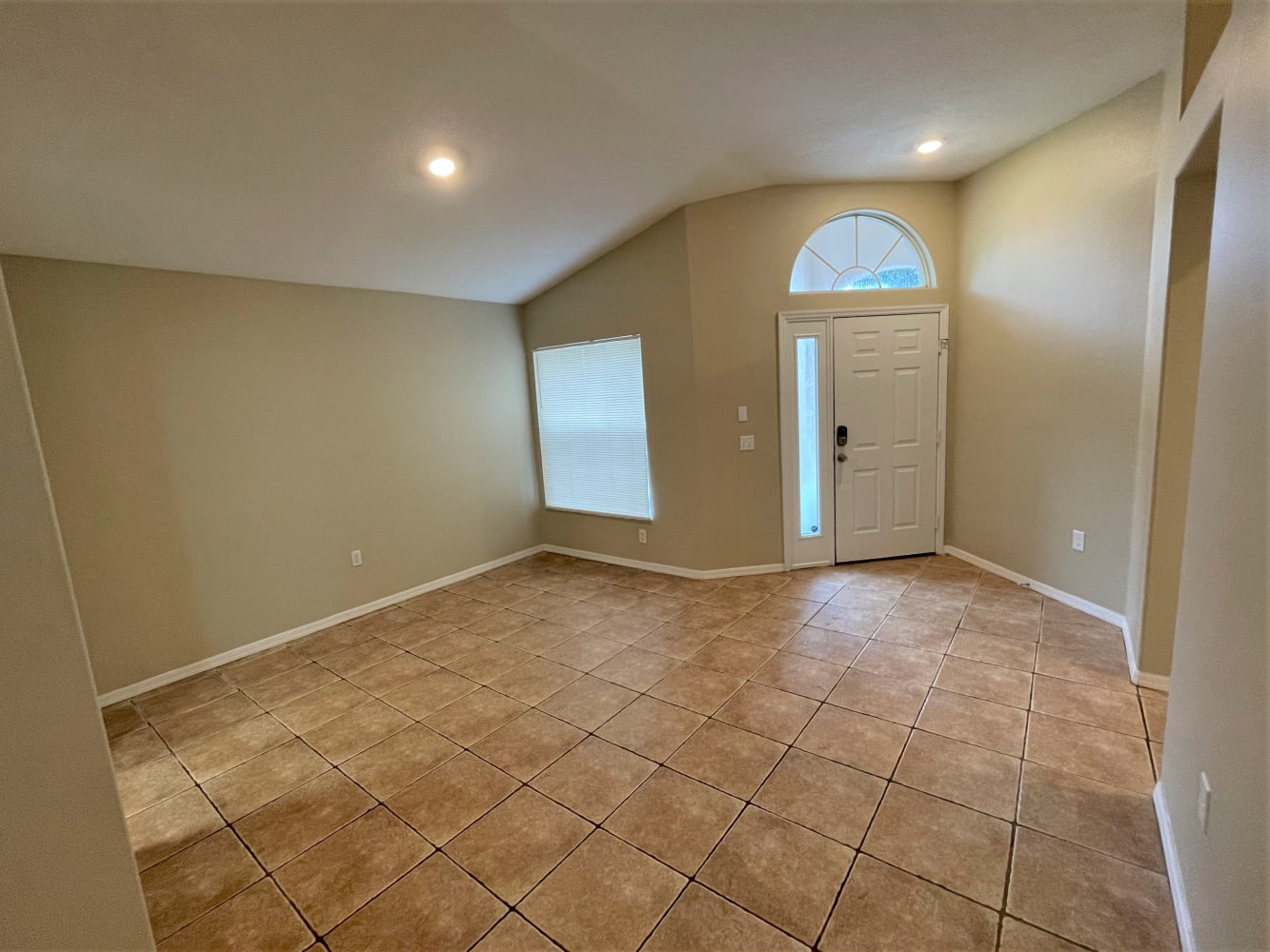 6234 White Clover Cir photo 2