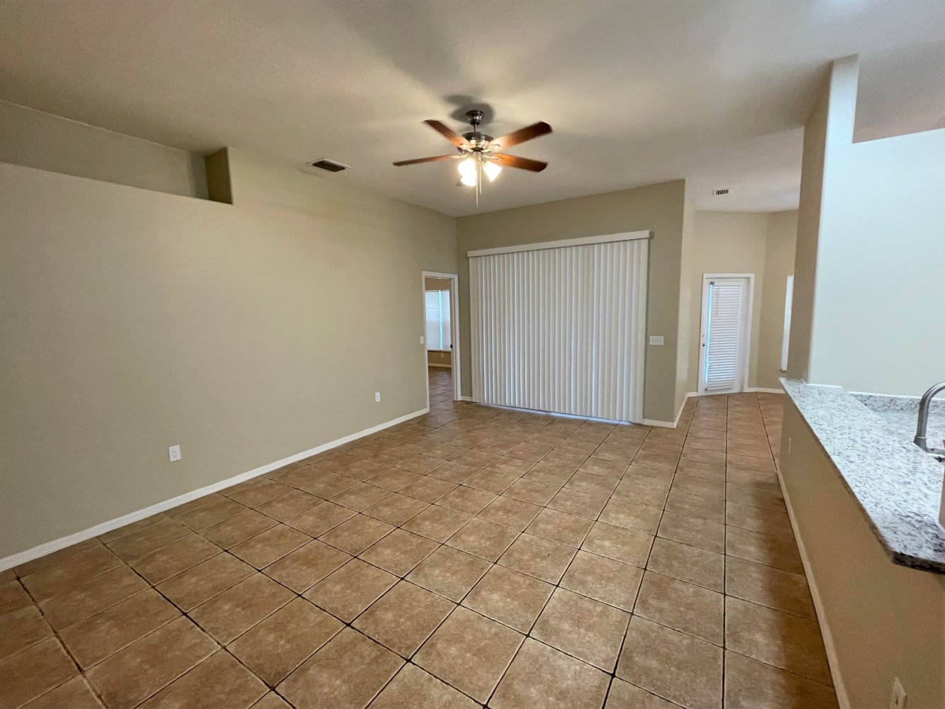 6234 White Clover Cir photo 4