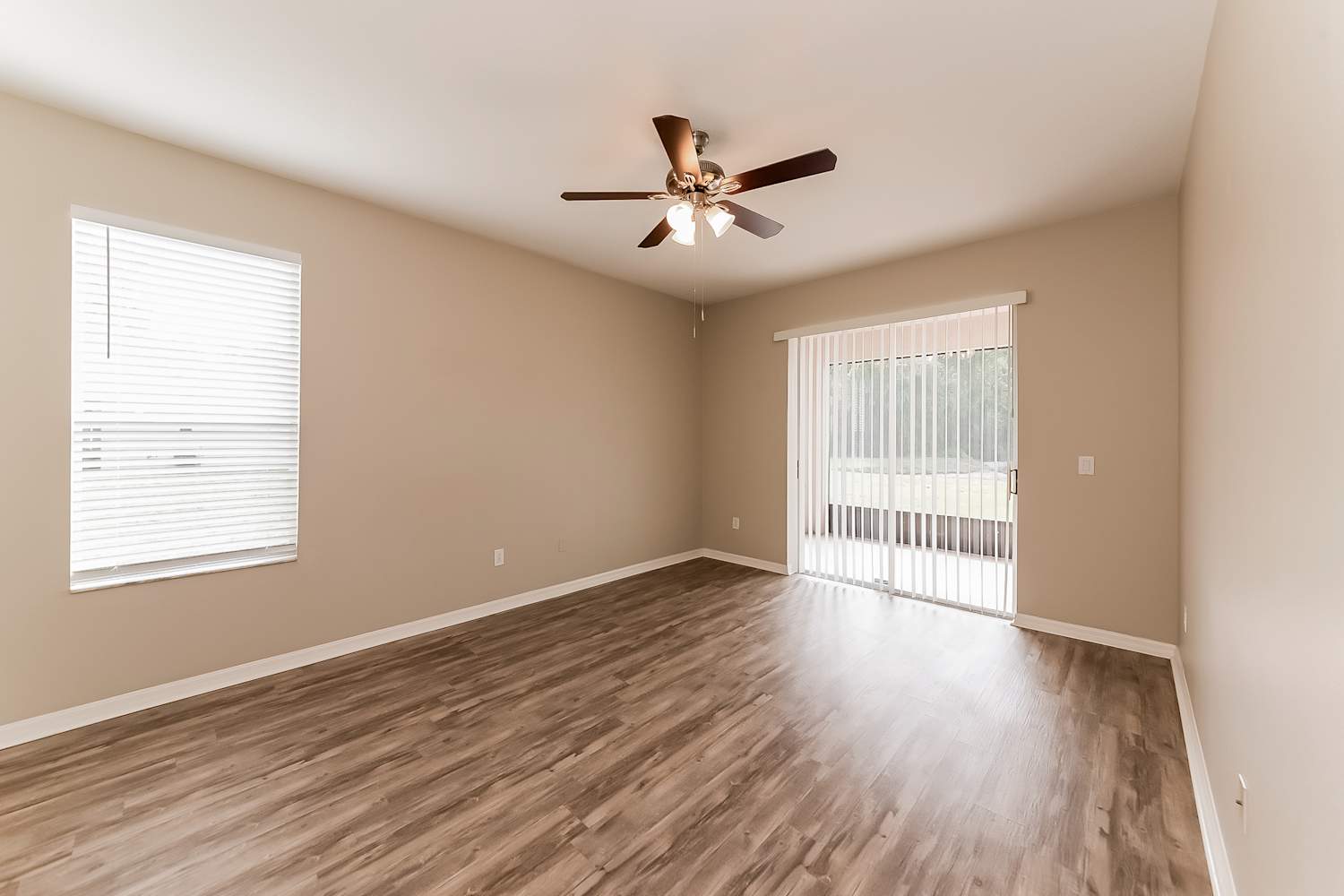 6613 Brighton Park Dr photo 3