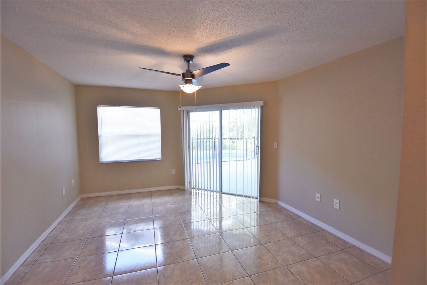 426 Thousand Oaks Blvd photo 3