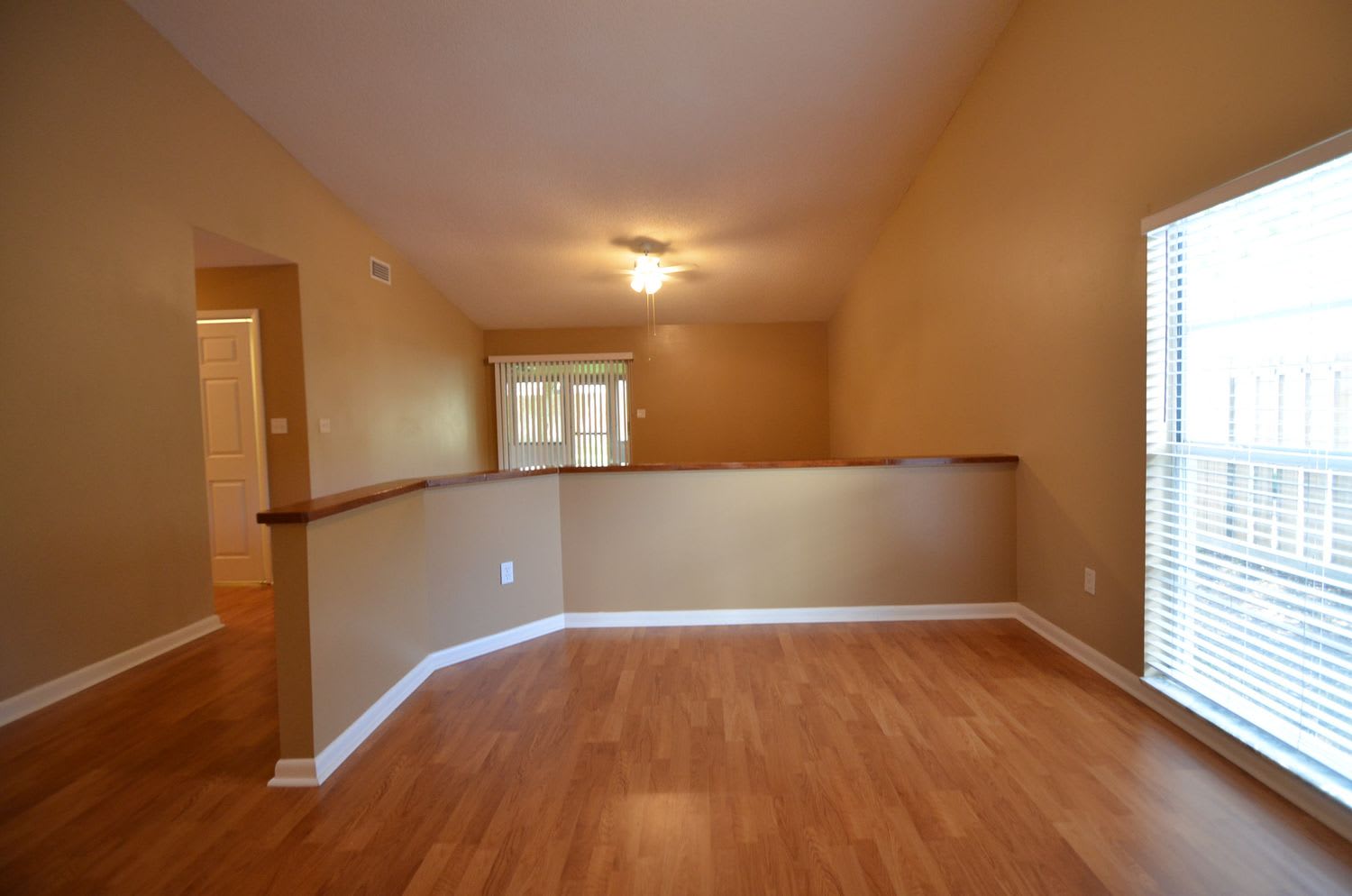 8803 Hampden Dr photo 5