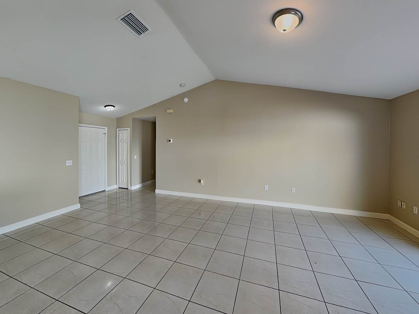 530 Peace Dr photo 4