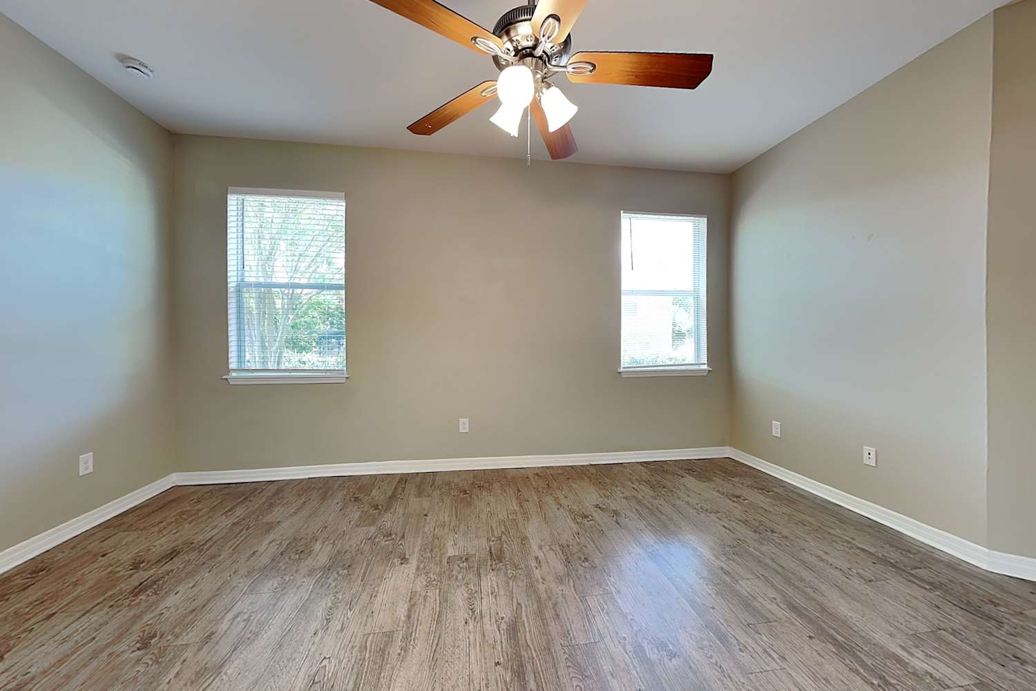 15634 Starling Water Dr photo 4