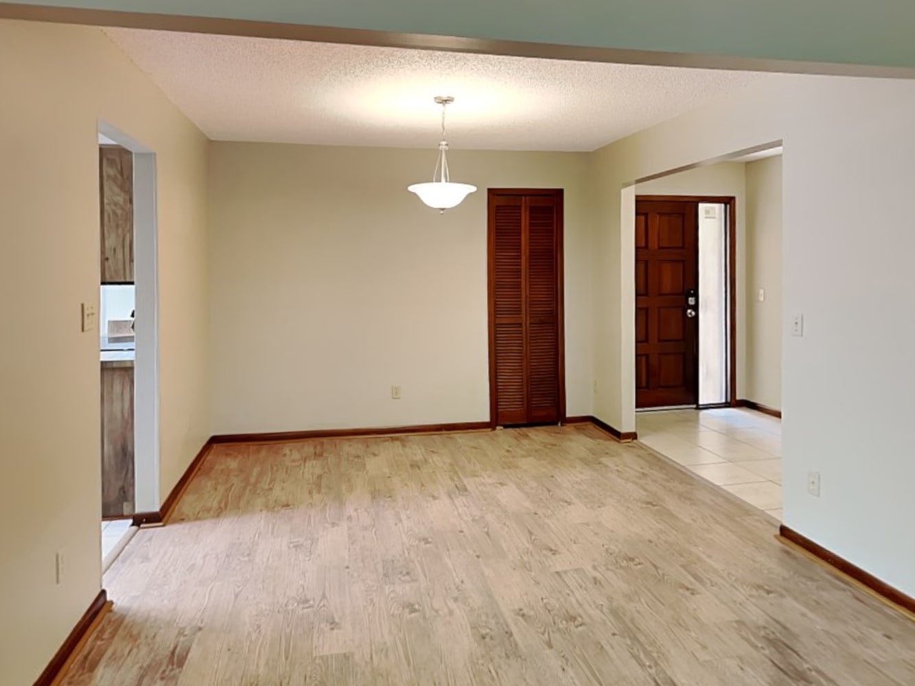 14906 Coldwater Ln photo 4