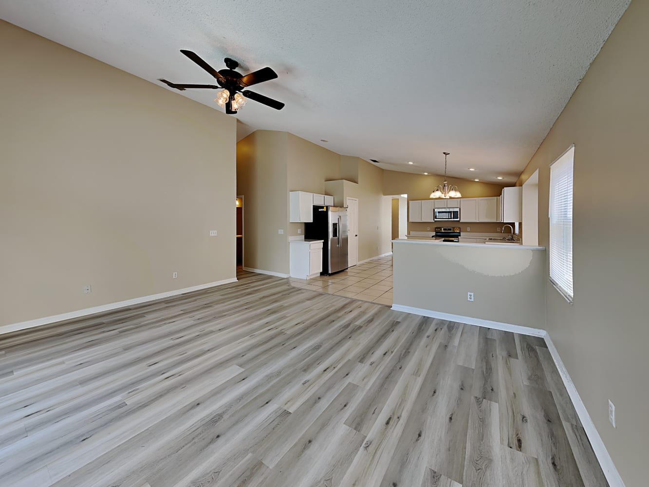 408 Riggs Cir photo 4
