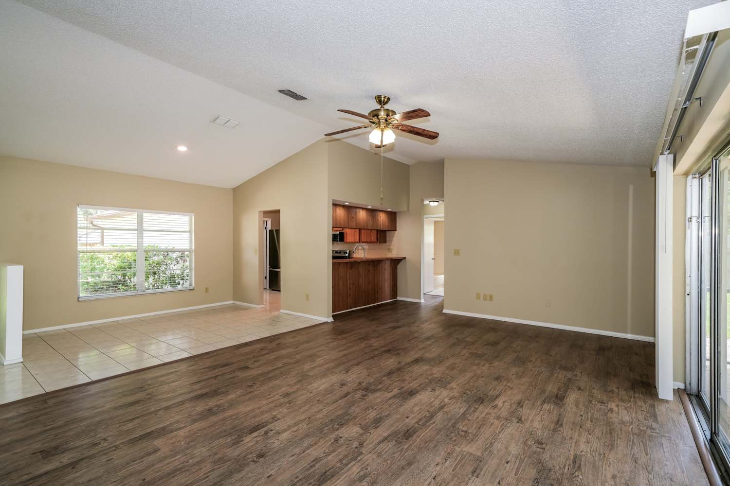 5014 Oakshire Dr photo 4