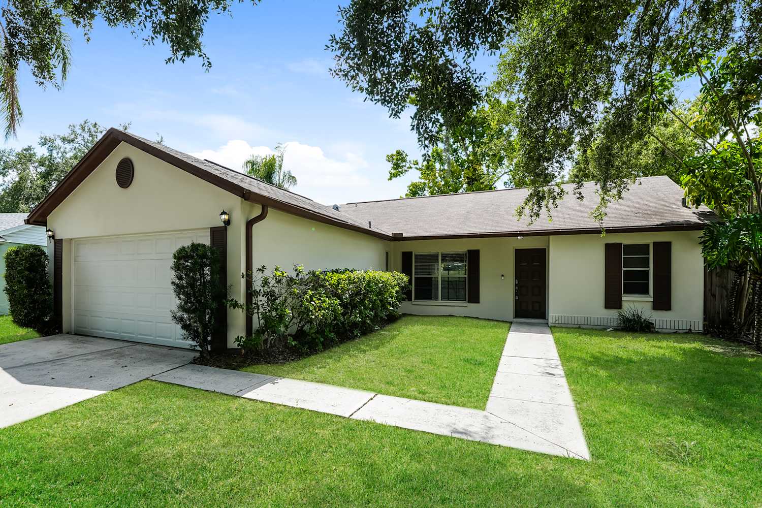 5014 Oakshire Dr photo 3