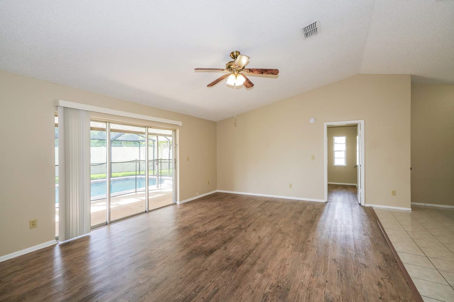 5014 Oakshire Dr photo 5