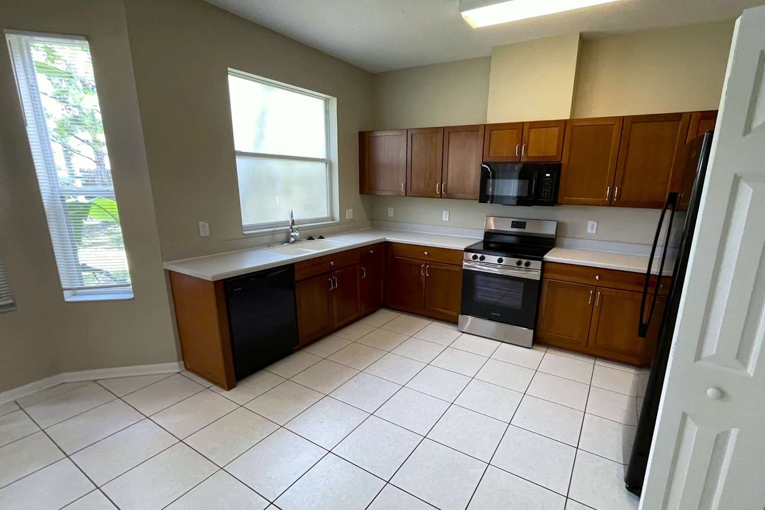 3604 Beneraid St photo 5