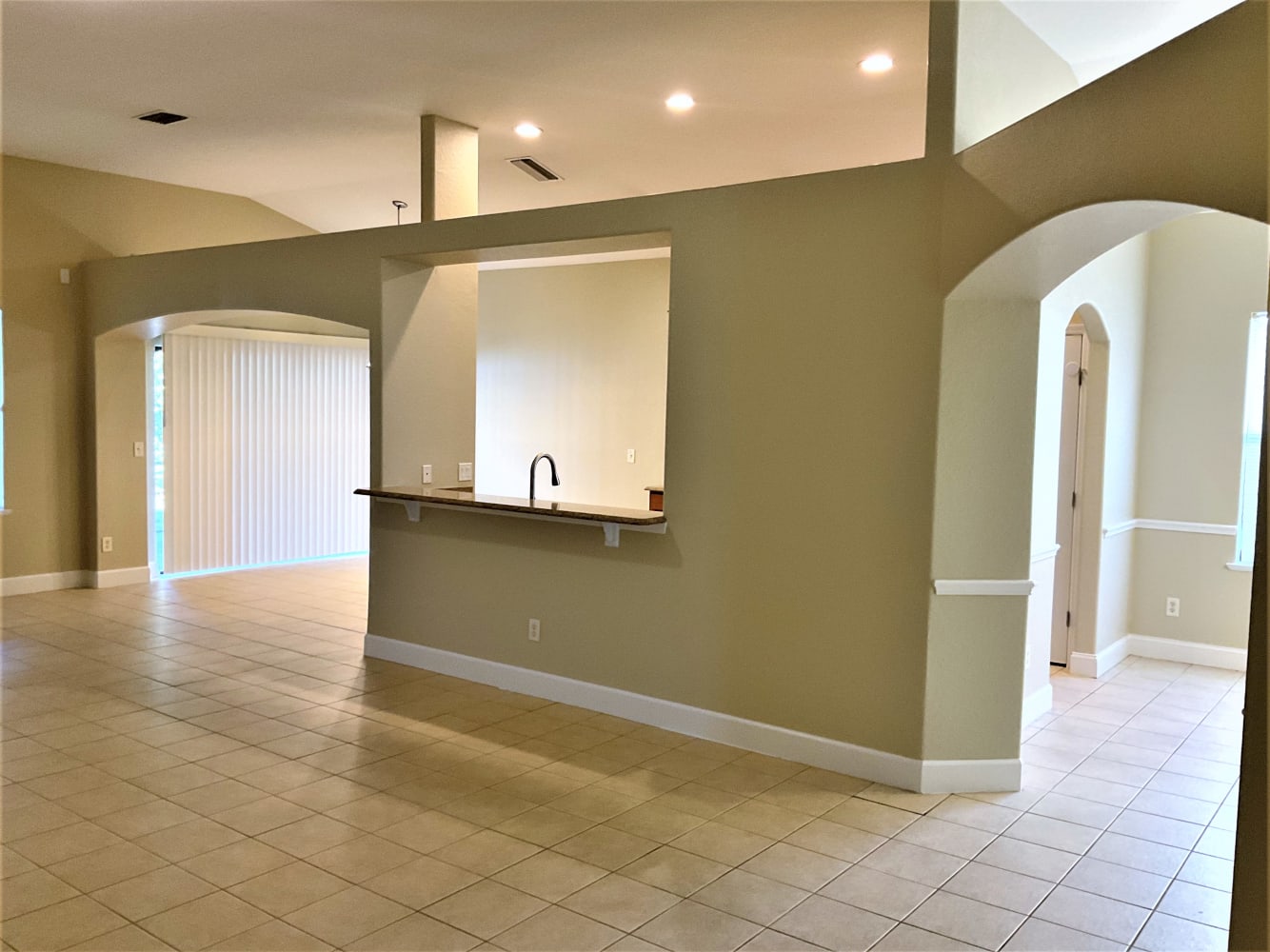 796 Lake Cummings Blvd photo 4