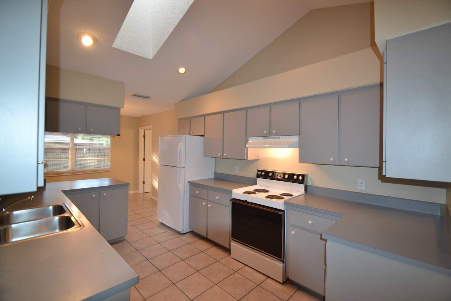 4211 Arrow Dr photo 5
