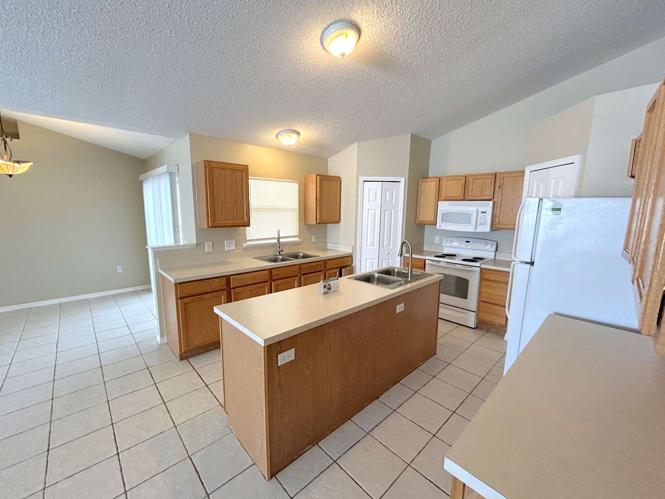 6020 Kaley Dr photo 5