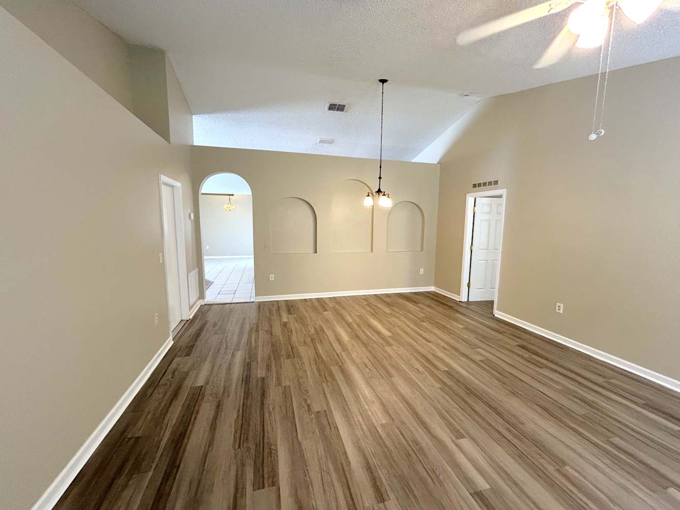 6020 Kaley Dr photo 3