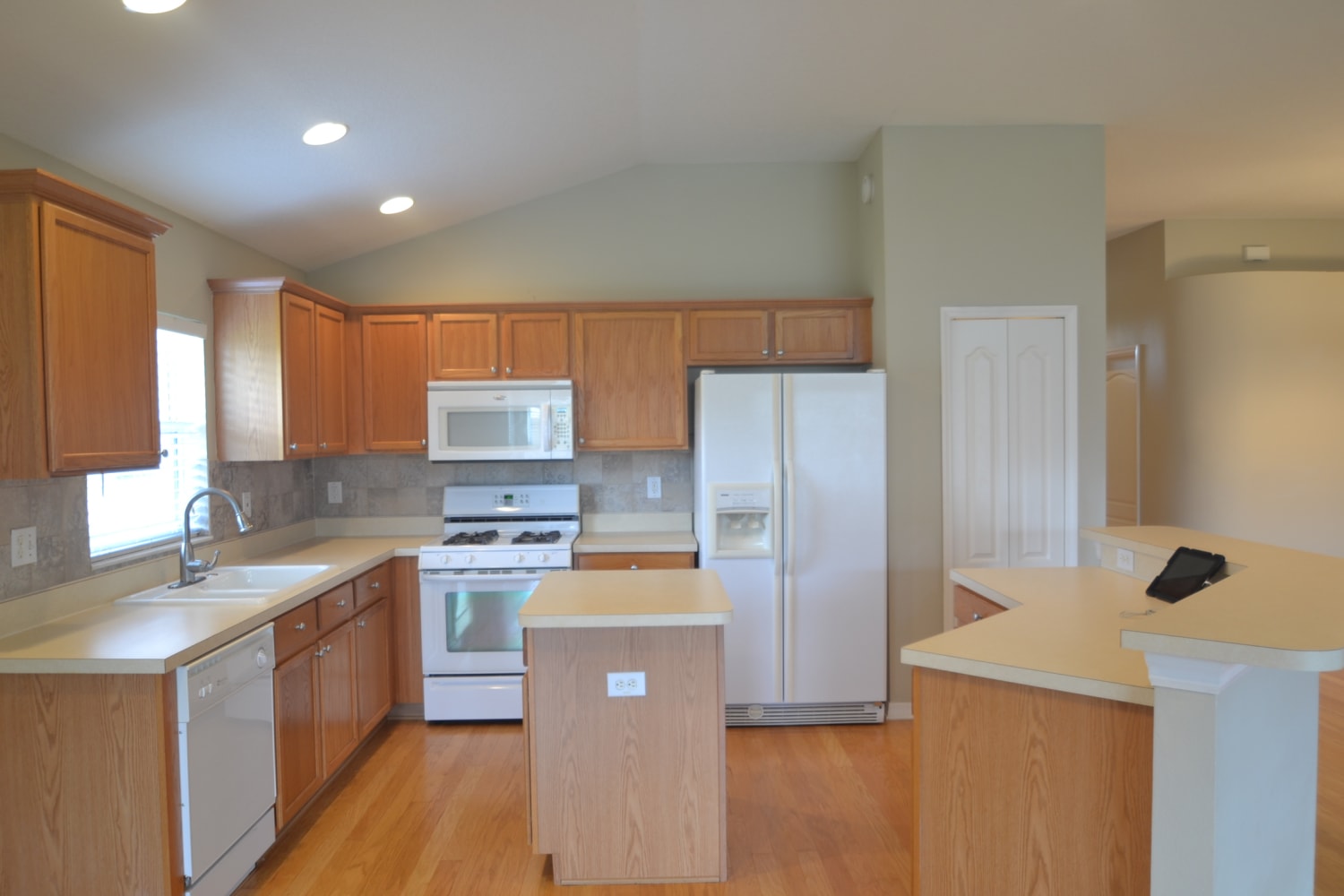 1021 Torreya Way photo 5