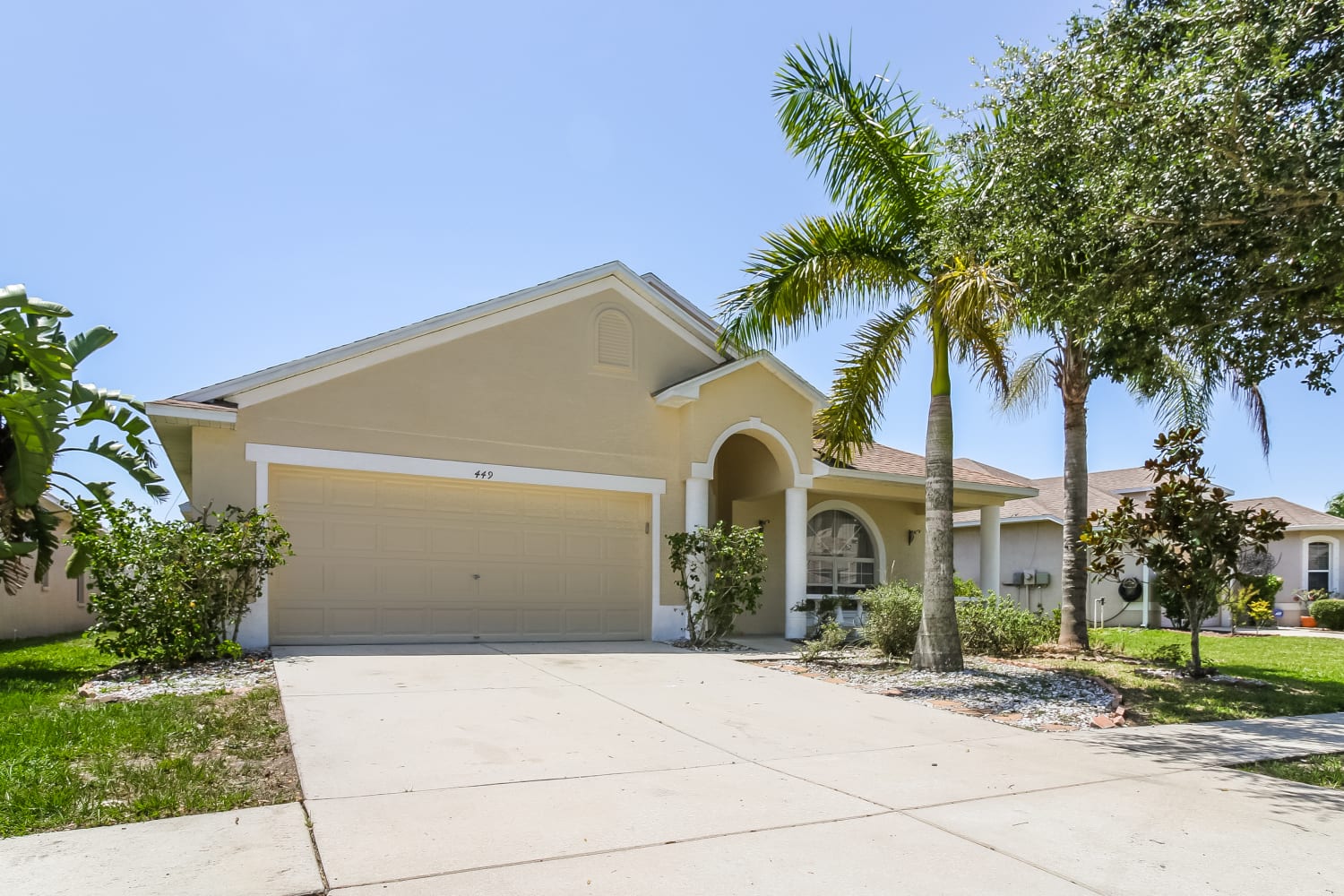 449 Stone Briar Dr photo 2
