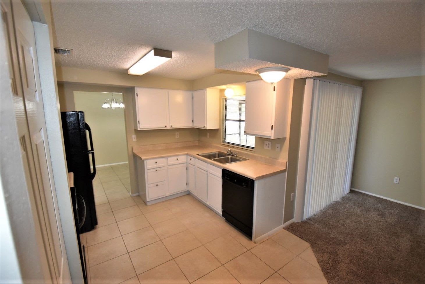420 Arrowhead Ct photo 3
