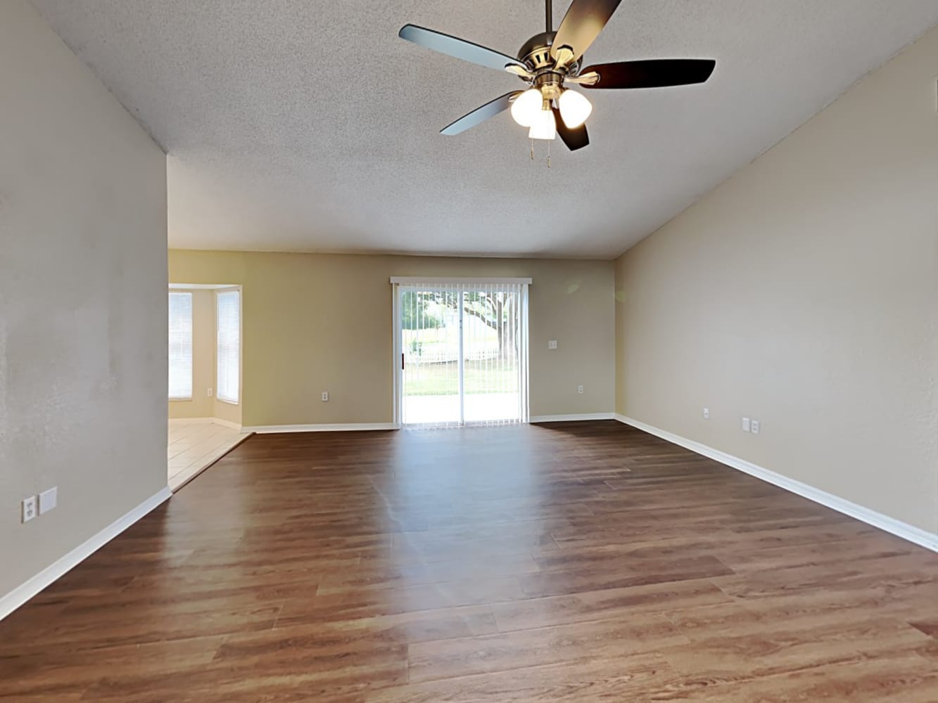 7618 Habersham Dr photo 4