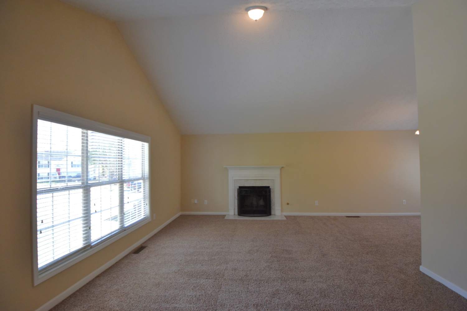 1071 Fishback Way photo 2