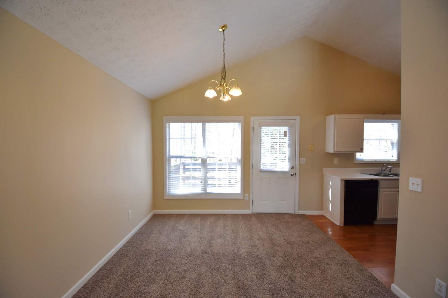 1071 Fishback Way photo 3