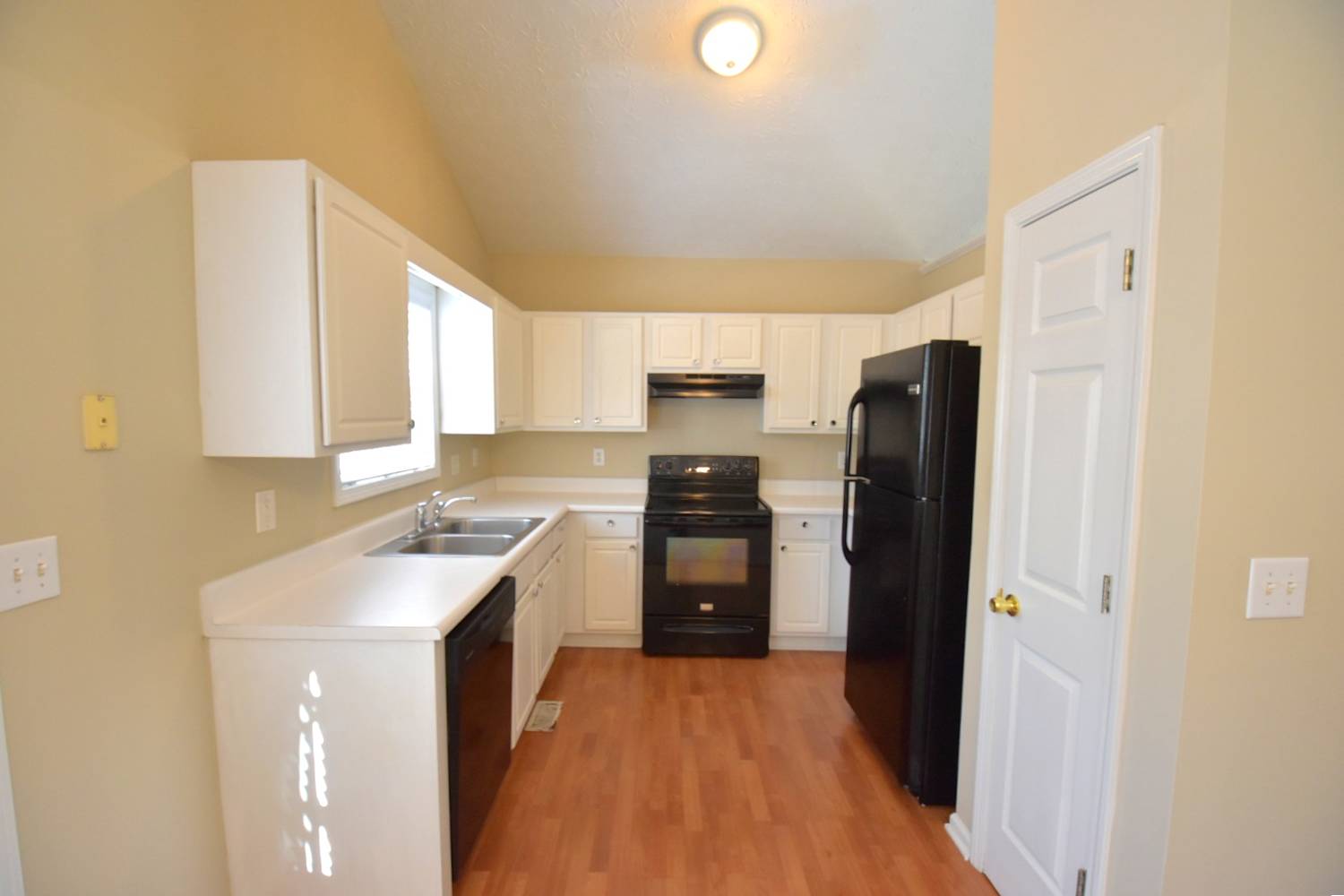 1071 Fishback Way photo 4
