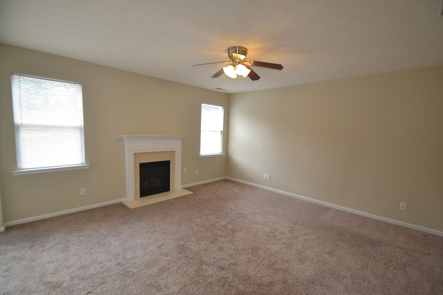 250 Silver Arrow Cir photo 2
