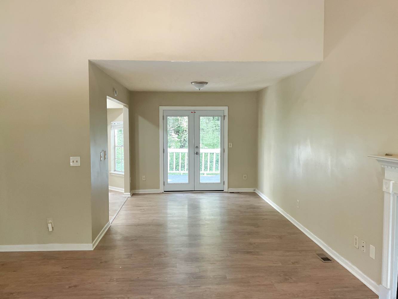 1333 Regal Heights Dr photo 4