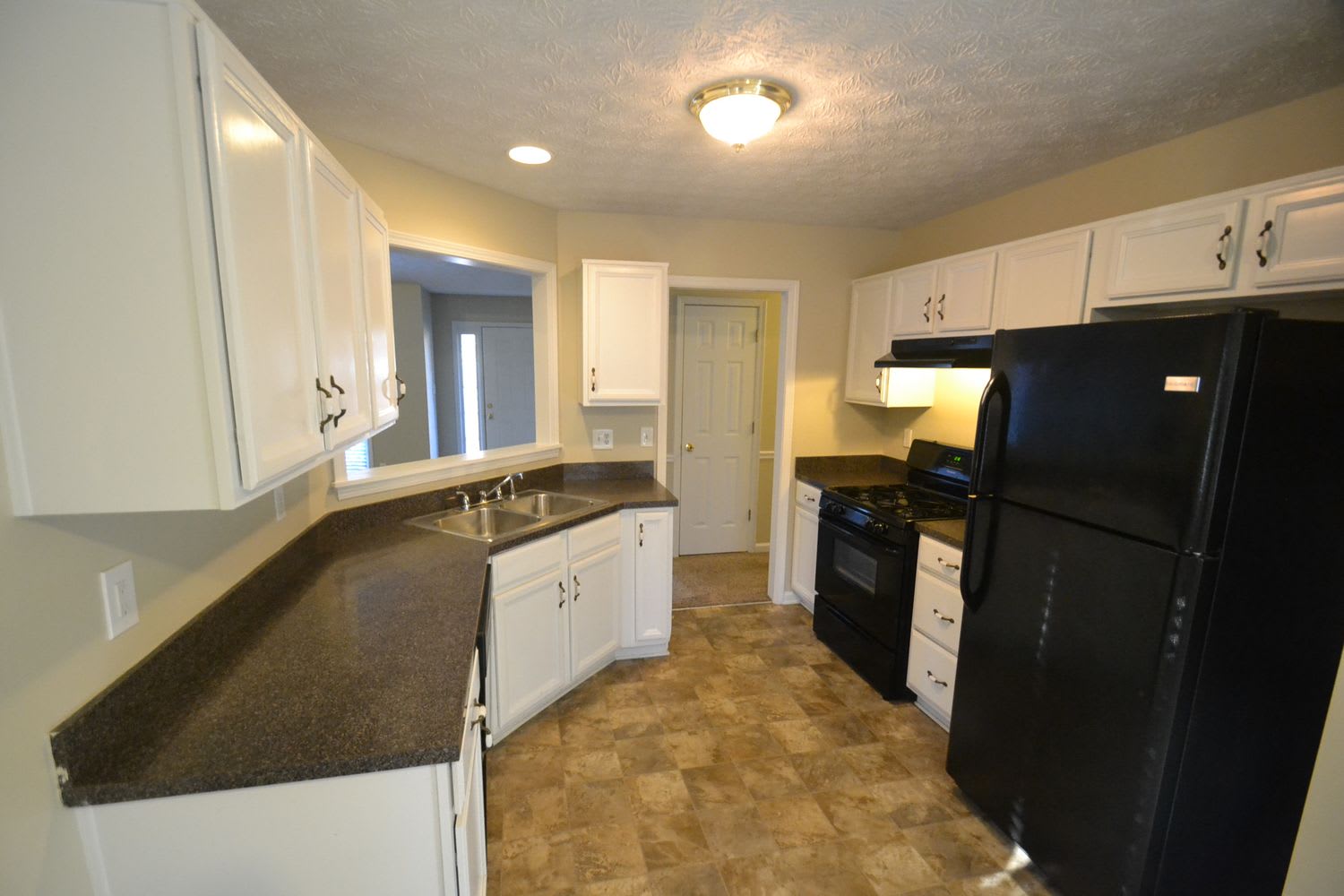 211 Johnstons Way photo 4