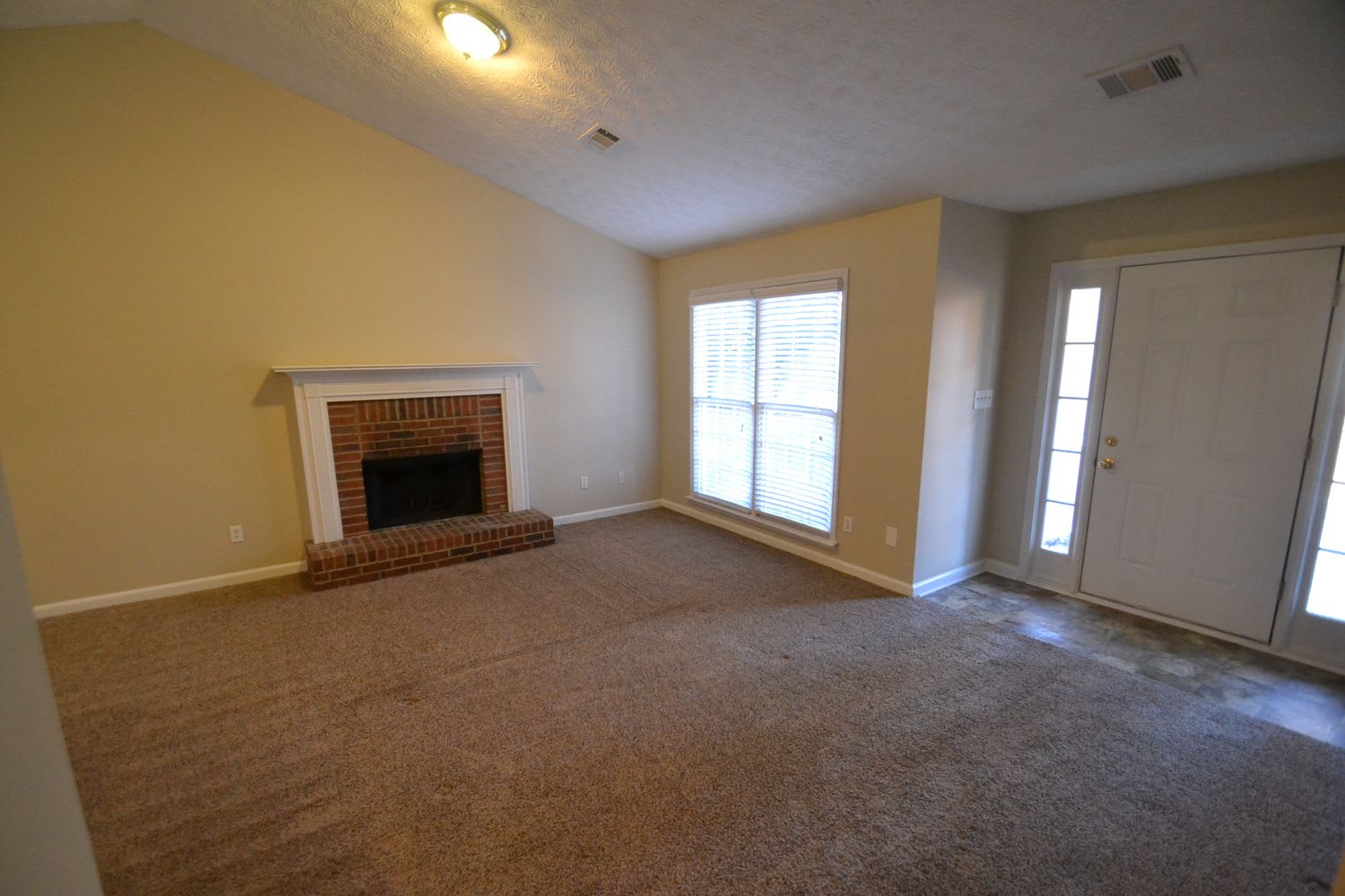211 Johnstons Way photo 2