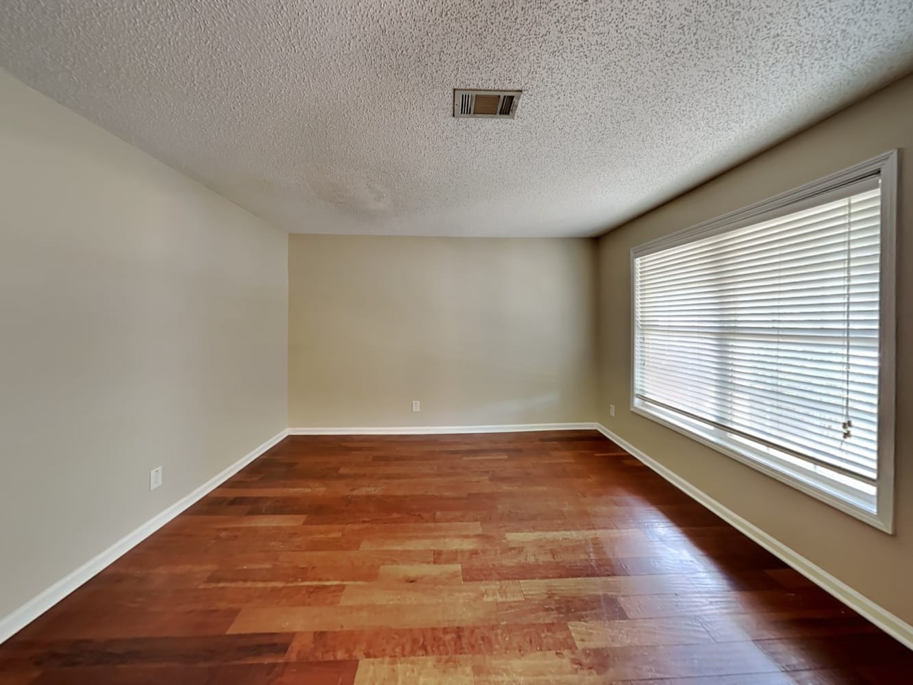 3026 Lincoln Log Way photo 4
