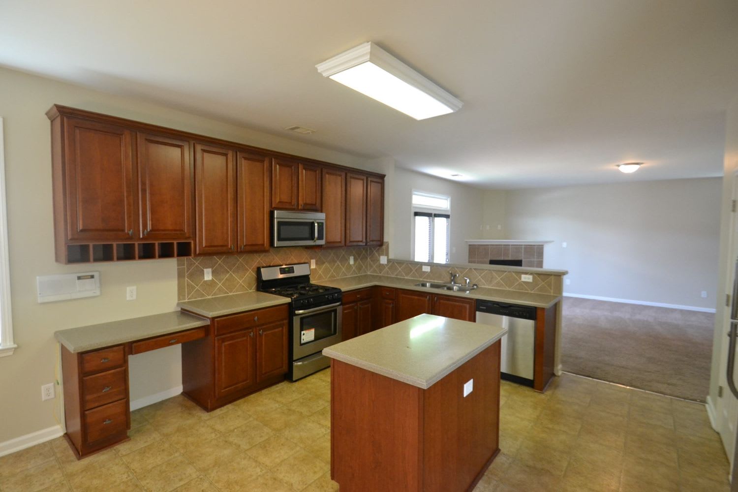 2614 Summit Pkwy SW photo 3