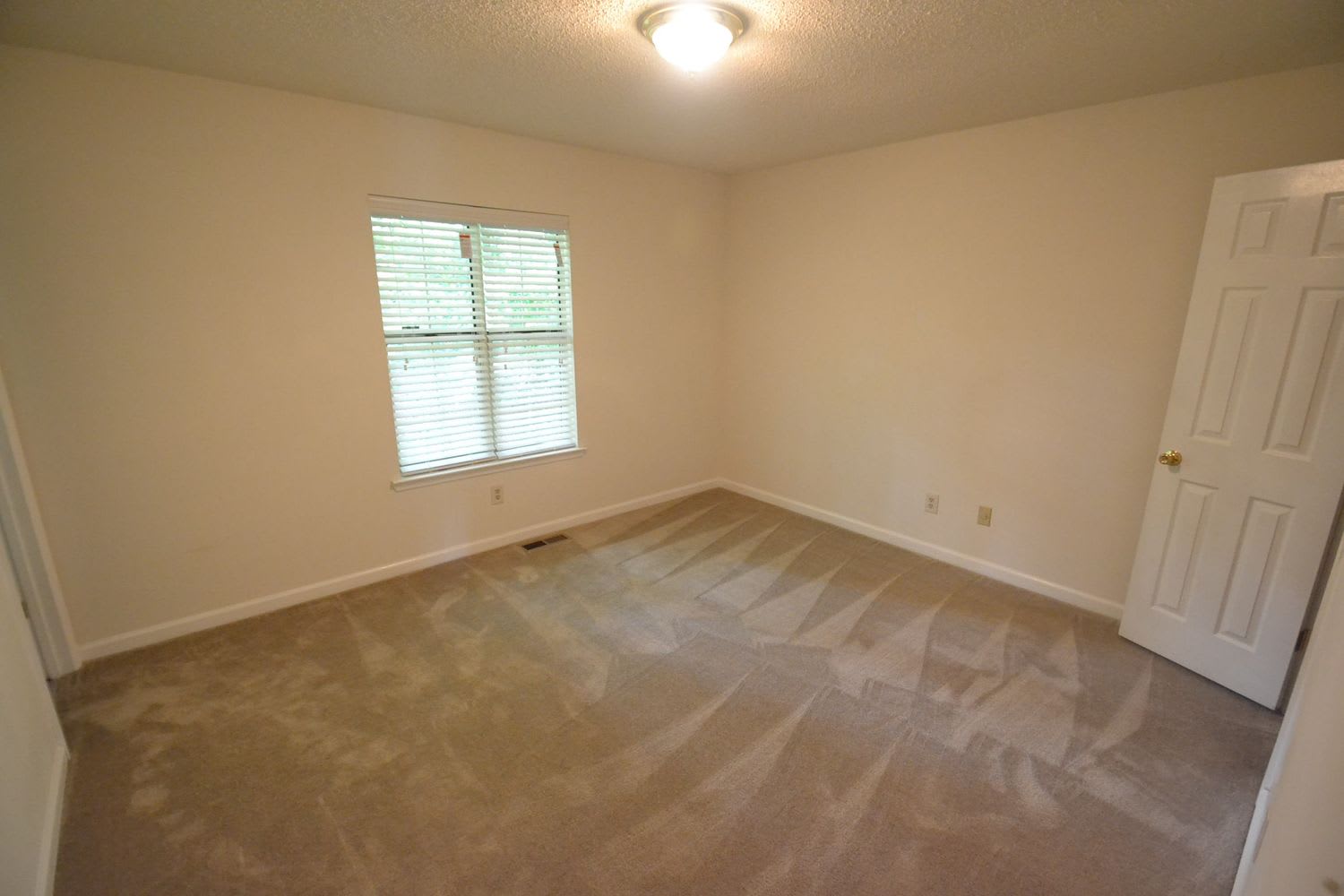 2289 Chestnut Pl photo 5