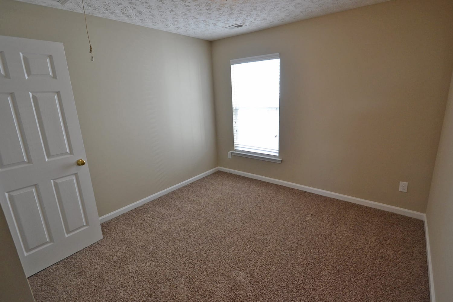 268 Topaz Dr photo 5