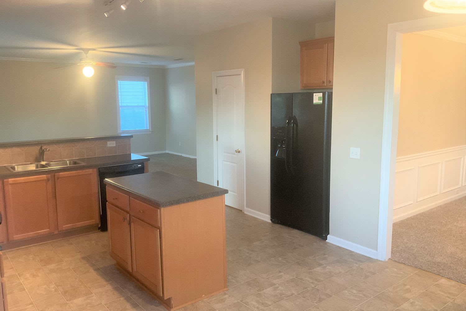 2716 Sandalwood Cir photo 5
