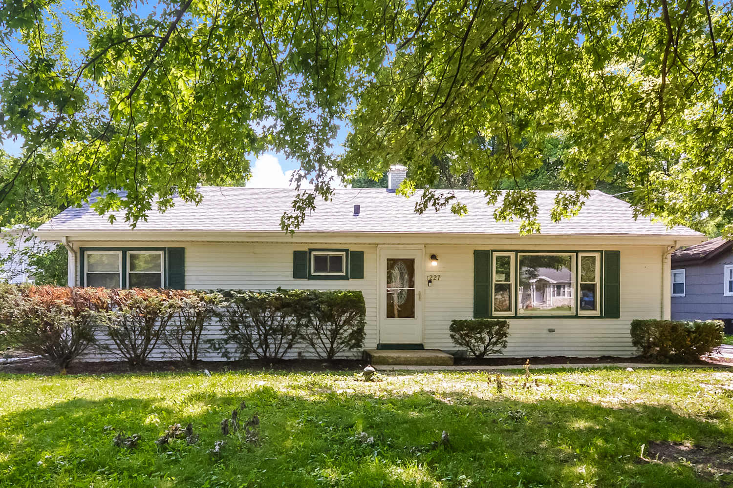 1227 S Lawler Ave photo 3