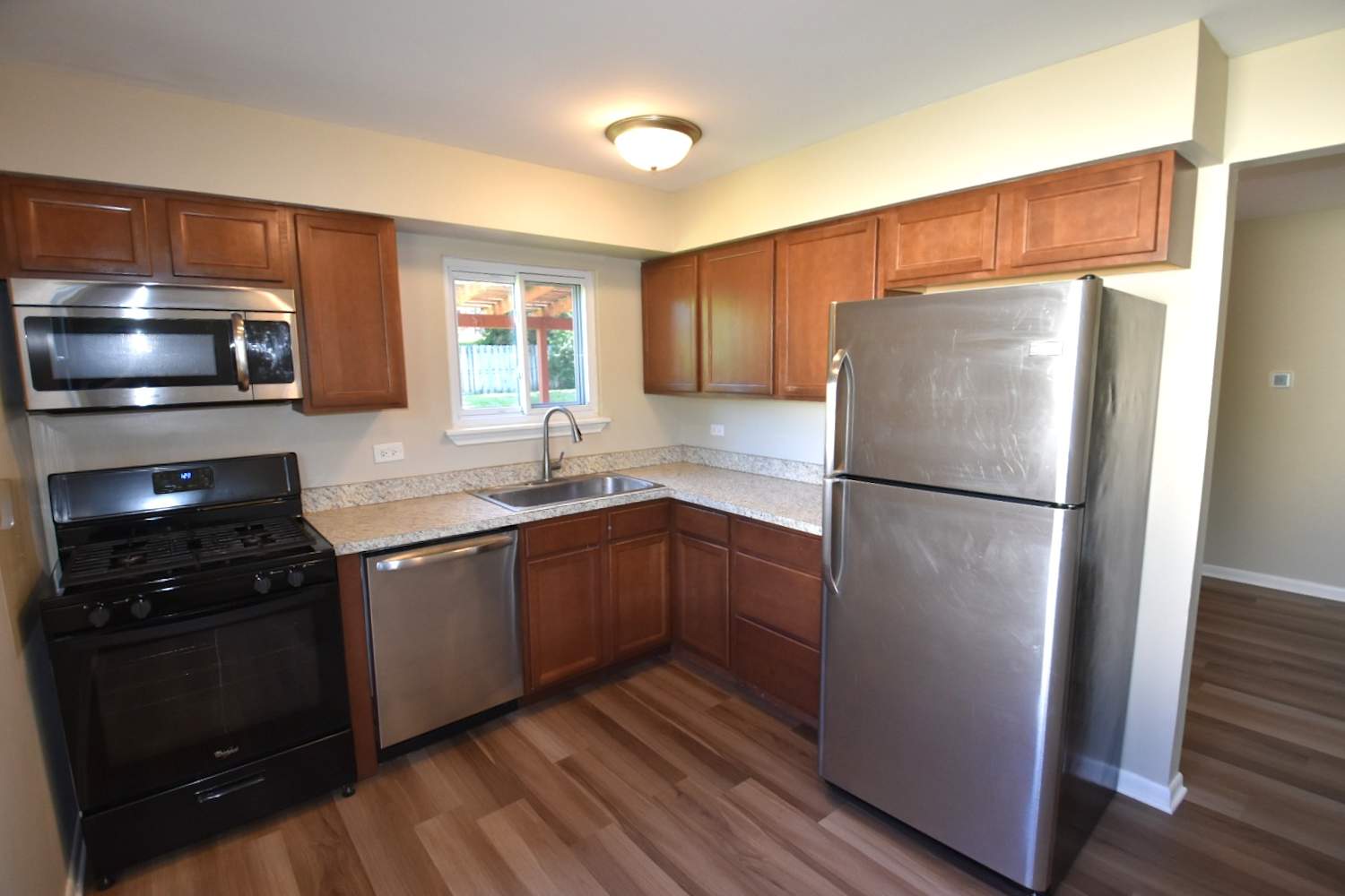 1405 N Parkview Ter photo 4