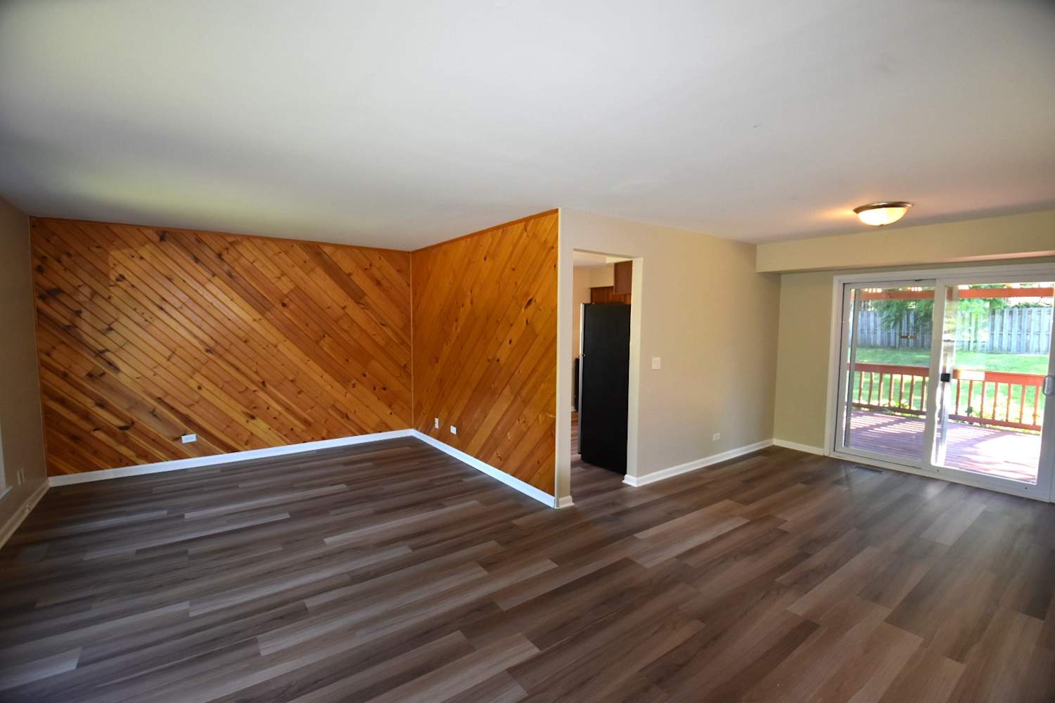 1405 N Parkview Ter photo 2