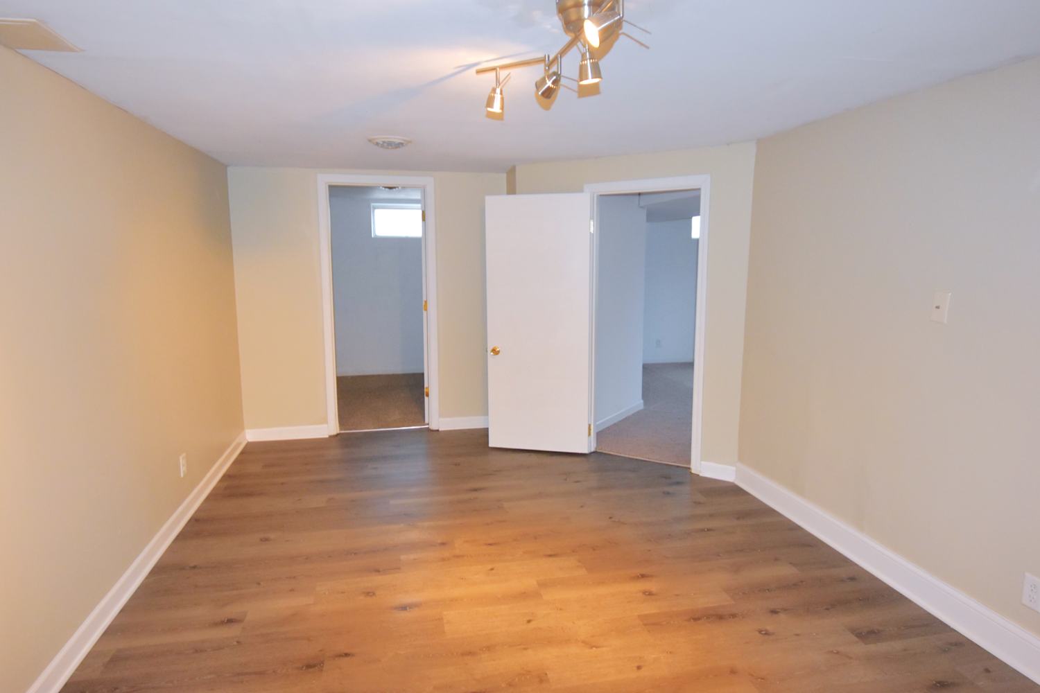 4230 Diamond Dr photo 5