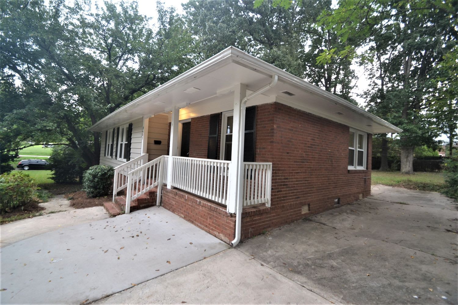 3621 Revolution Park Dr photo 2
