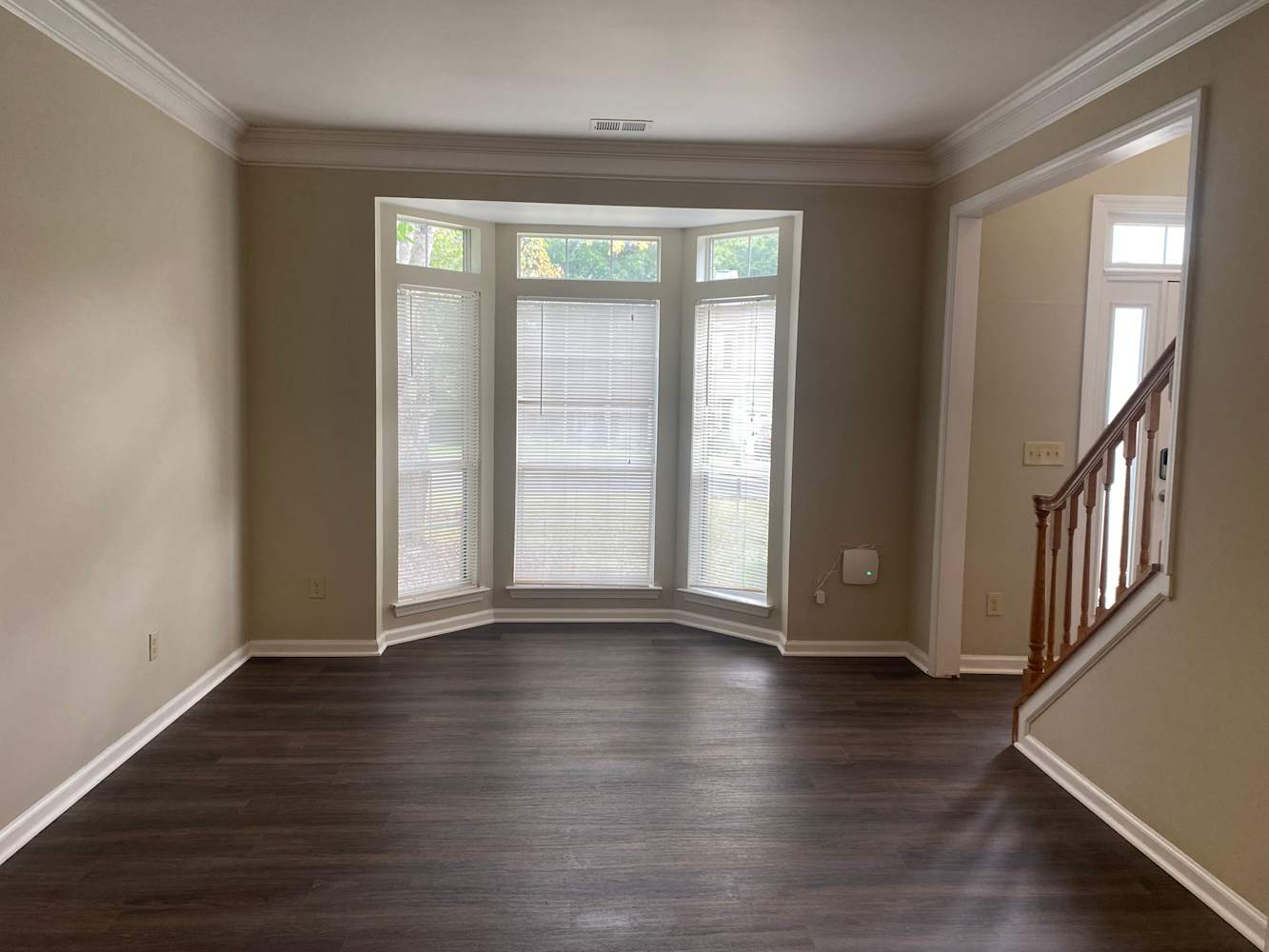 1136 Briarmore Dr photo 2