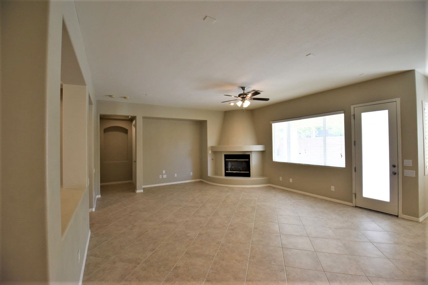 2867 Donegal St photo 4