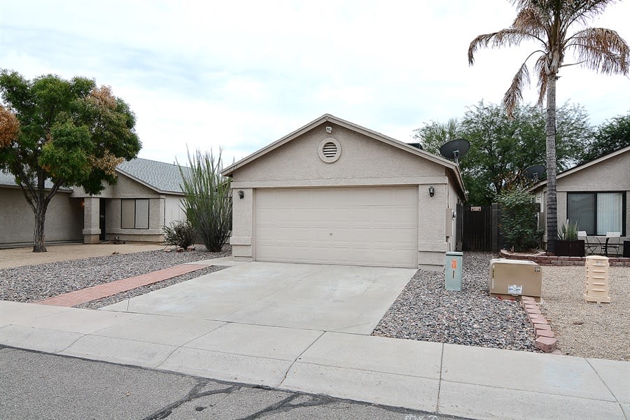 3127 W Donald Dr photo 2