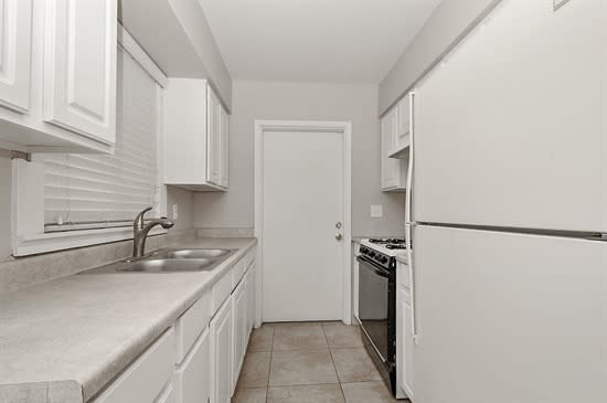 4131 N 74th Dr photo 5
