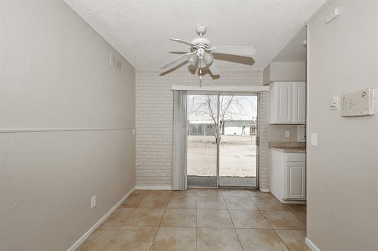 4131 N 74th Dr photo 4