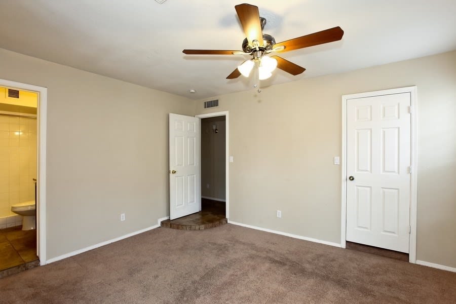 607 S Pioneer photo 4