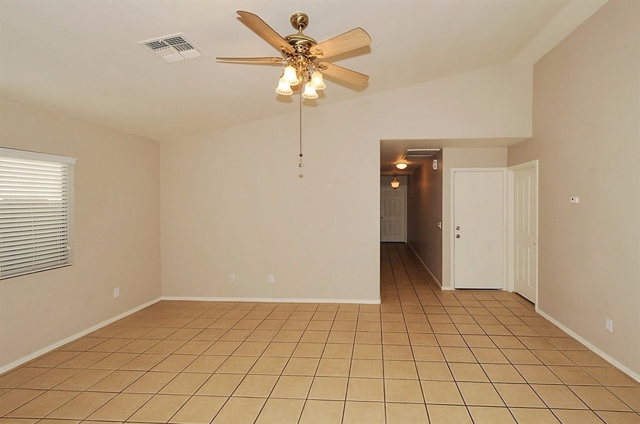 17838 W Ventura St photo 2