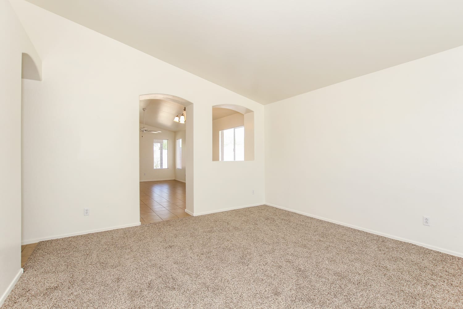 11322 W Hadley St photo 5